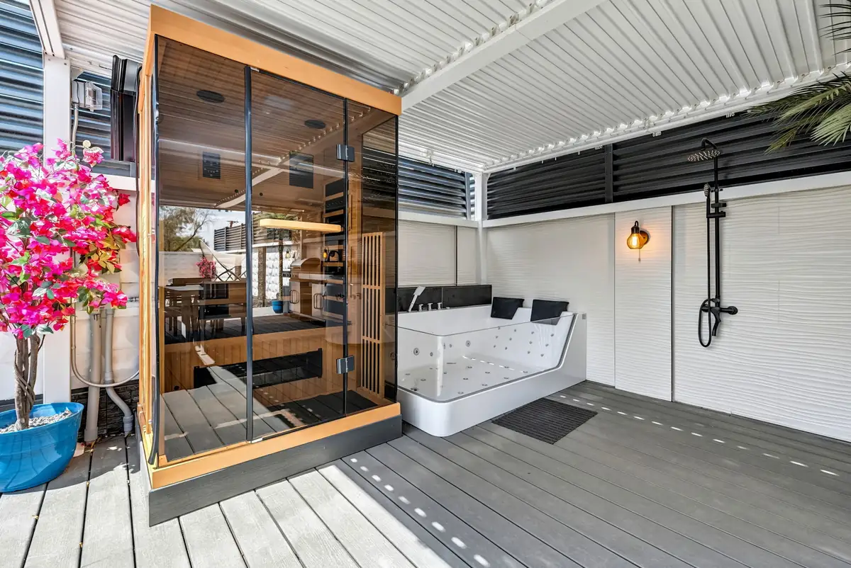 Elara outdoor sauna and hot tub